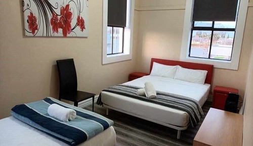 Economy Triple Room, Non Smoking, Shared Bathroom