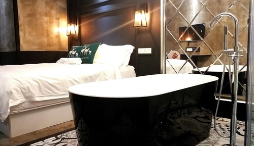 Luxury Deluxe Room