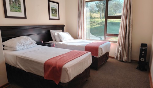 Chalet, 2 Bedrooms (Self Catering 6 Sleeper)