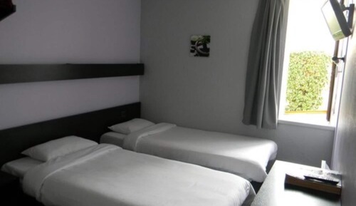 Classic Twin Room