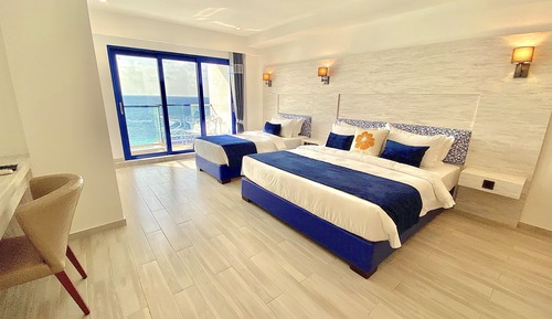 Deluxe Triple Room, Balcony, Sea View