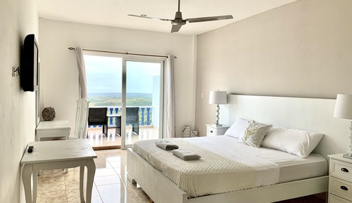 Deluxe Room, 1 King Bed