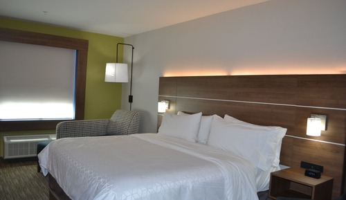 Standard Room, 1 King Bed