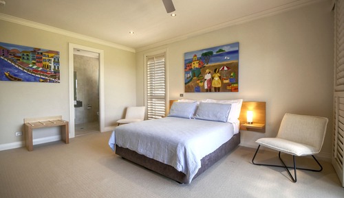 Deluxe Queen Guest Suite