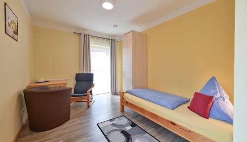 Single Room, Private Bathroom