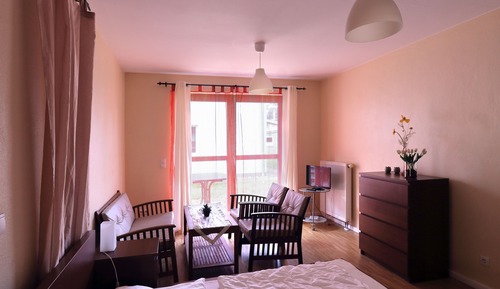 Studio (8 inkl. Endreinigung EUR 69)