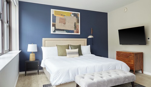 Deluxe Studio, 1 King Bed (Self Check-in with Virtual Front Desk)