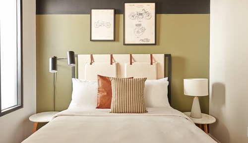 Deluxe Queen Suite with Sofa Bed (Self Check-in with Virtual Front Desk)