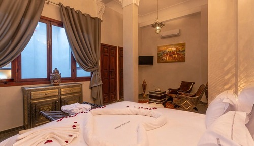 Deluxe Double Room, 1 King Bed, Ensuite (05 BAB DEBAGH)