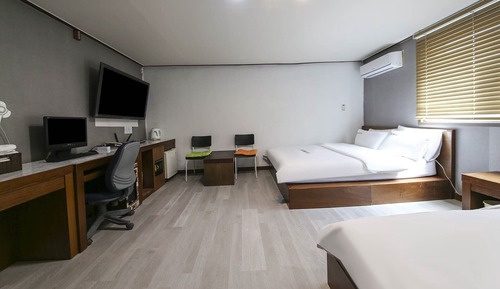 Family Twin Room