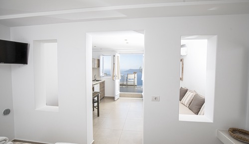 Deluxe Studio (Caldera View)