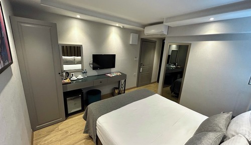 Economy Room, No Windows