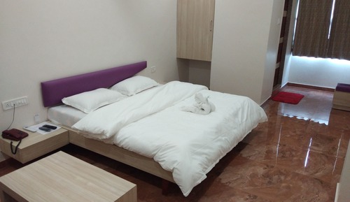 Deluxe Double Room (AC)