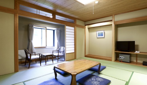 Japanese Style Room for 6 Guests with Private Toilet