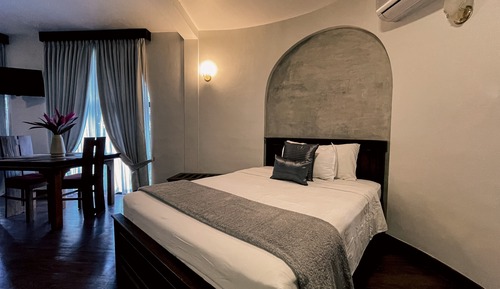 Deluxe Suite, Balcony