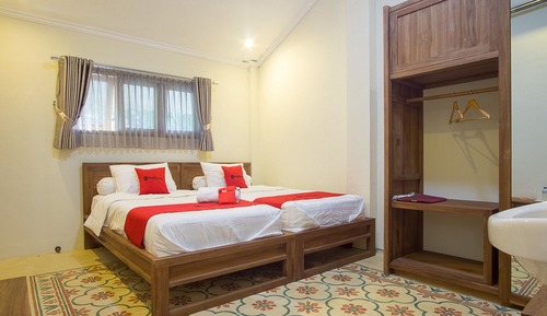 Twin Room (RedDoorz)