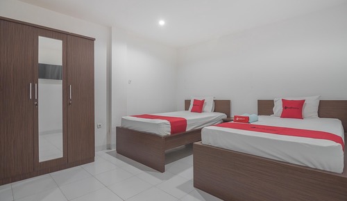 Twin Room (RedDoorz)