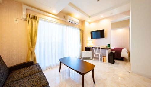 FRANCE Triple Room