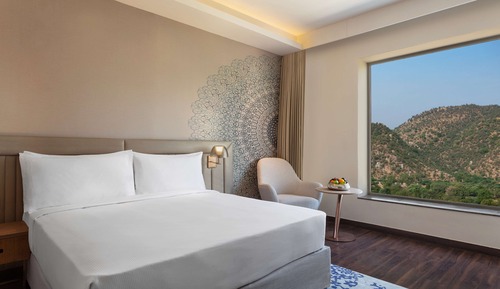 Deluxe Room, 1 King Bed