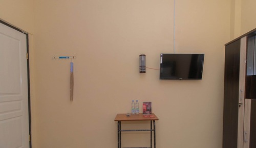 Double Room (RedDoorz)