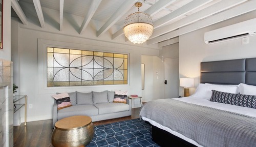 King Penthouse Room 401