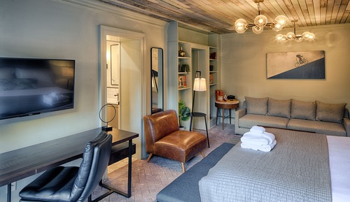 King Plus Room 100