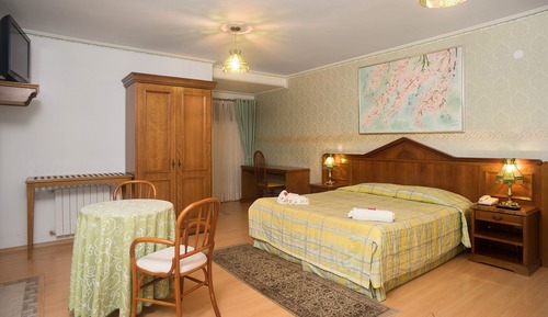 Suite, Fireplace
