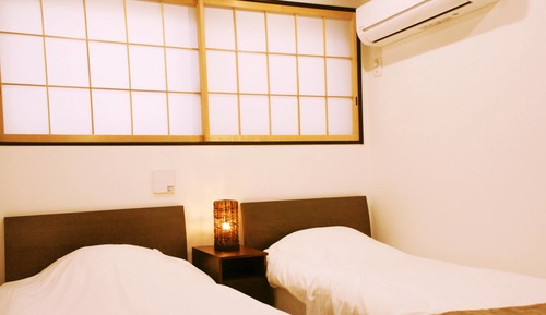 [Max 10 guest] 2DK+Loft 70sqm, 5 min to nearby station (Shinjuku East 302)