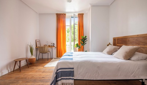 Basic Double Room, Shared Bathroom (5)