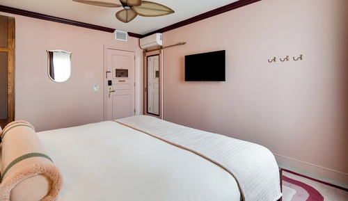 Deluxe Room, 1 King Bed