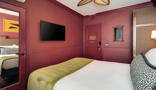 Classic Room, 1 Queen Bed, Accessible