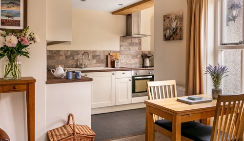 Romantic Cottage, Ensuite (The Nest)