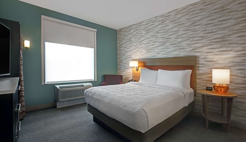 Studio, 1 Queen Bed, Accessible, Bathtub
