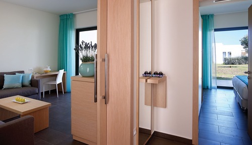One Bedroom Family Room, Inland View