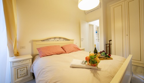 Family Apartment, 2 Bedrooms, Lakeside (Lenno Giardinetto)