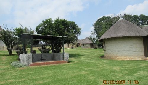 Basic Bungalow, Shared Bathroom