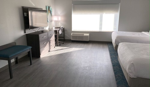 Standard Room, 2 Queen Beds, Non Smoking, Refrigerator & Microwave (with Single Sofabed)