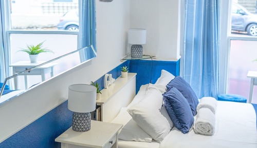 Triple Room (Room G2)