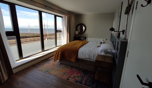 Premium House, Multiple Bedrooms, Non Smoking, Sea View