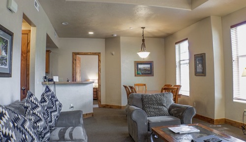 Condo, 2 Bedrooms