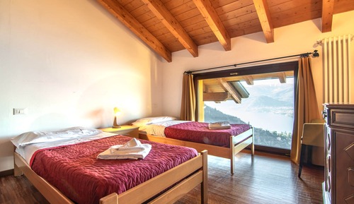 Family Apartment, 2 Bedrooms, 2 Bathrooms, Mountainside (Alto Perledo Panoramica)