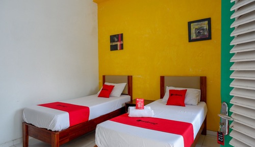Deluxe Twin Room (Reddoorz)