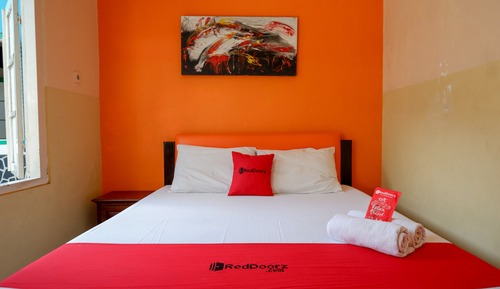 Double Room (Reddoorz)