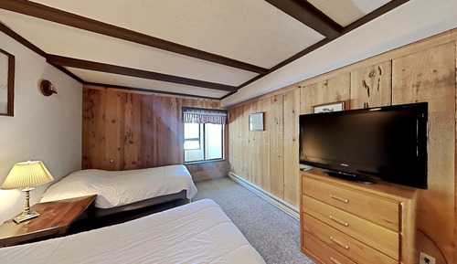 Condo, 2 Bedrooms
