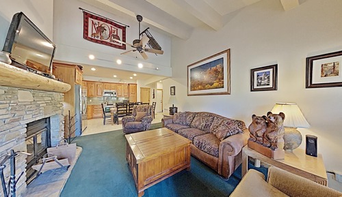 Condo, 2 Bedrooms