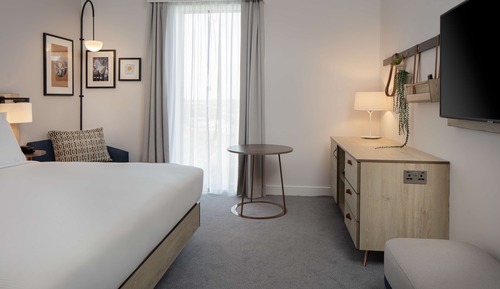 Standard Room, 1 King Bed