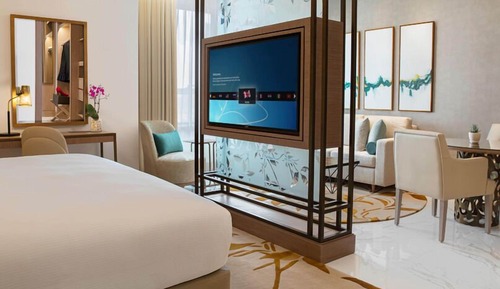 Room, 1 King Bed, Pool View (with Premium Benefits)