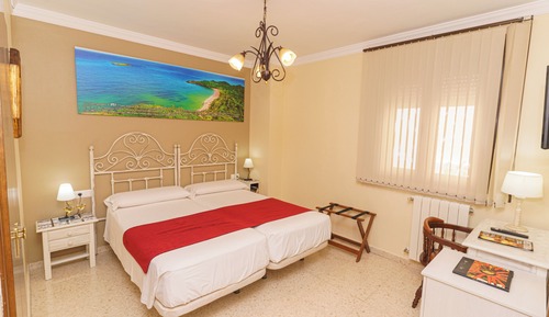 Basic Double Room, 2 Twin Beds