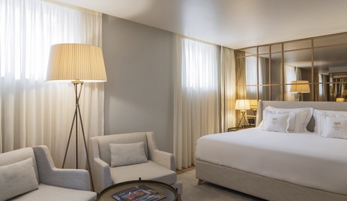 Suite, 1 King Bed, Balcony (Cathedral View)