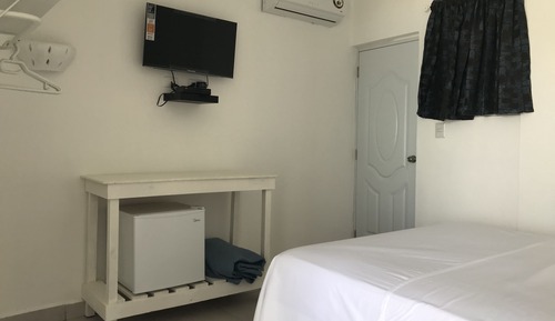 Basic Single Room, 1 Queen Bed